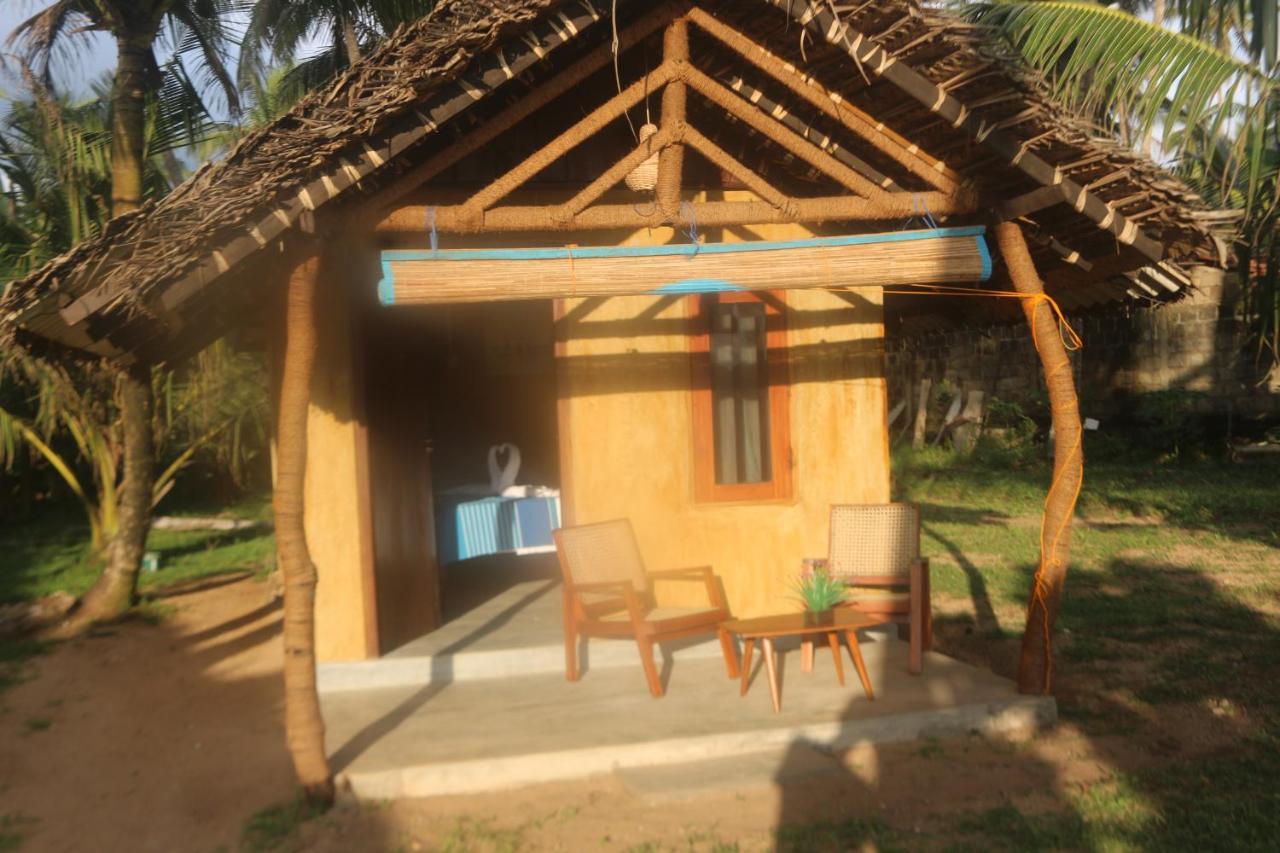 Отель Beach Rip Rap Cabana And Guest Галле Экстерьер фото
